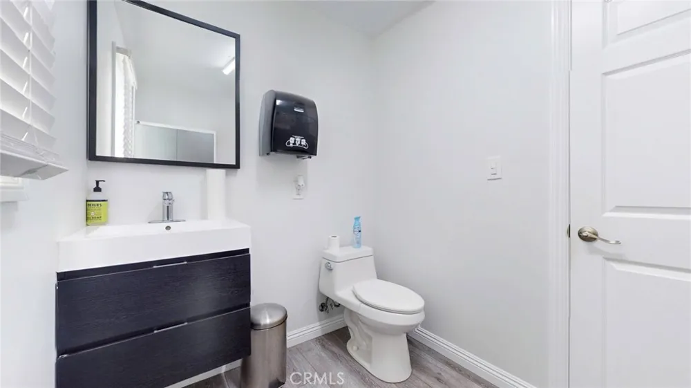 6851 Foothill Boulevard Tujunga, CA 91042