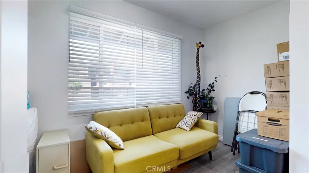 6851 Foothill Boulevard Tujunga, CA 91042