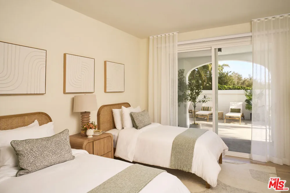 6487 Cavalleri #208 Malibu, CA 90265