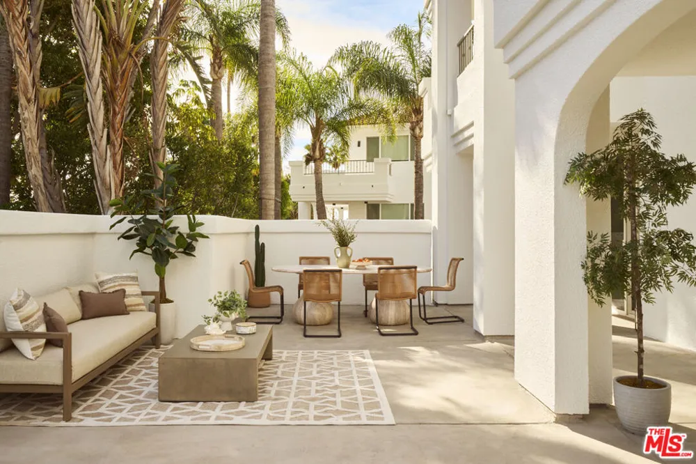 6487 Cavalleri #208 Malibu, CA 90265