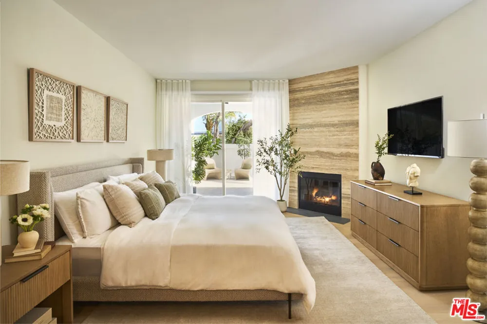 6487 Cavalleri #208 Malibu, CA 90265