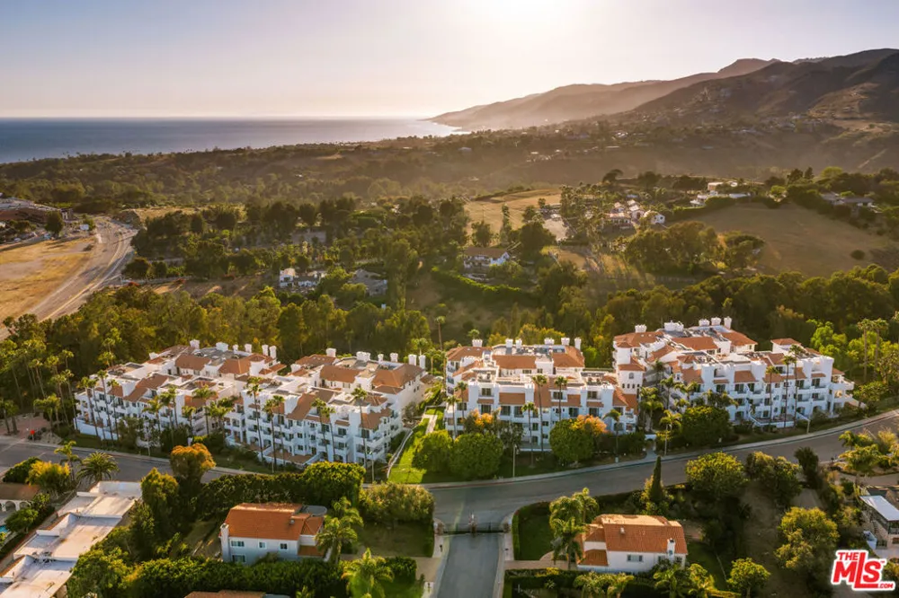 6487 Cavalleri #208 Malibu, CA 90265