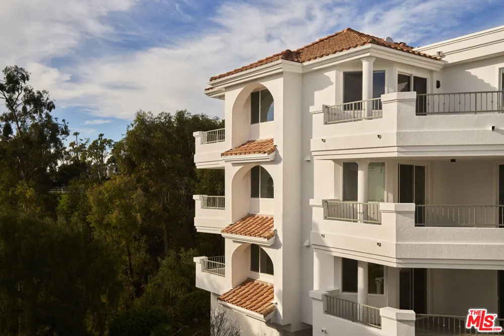 6487 Cavalleri #208 Malibu, CA 90265