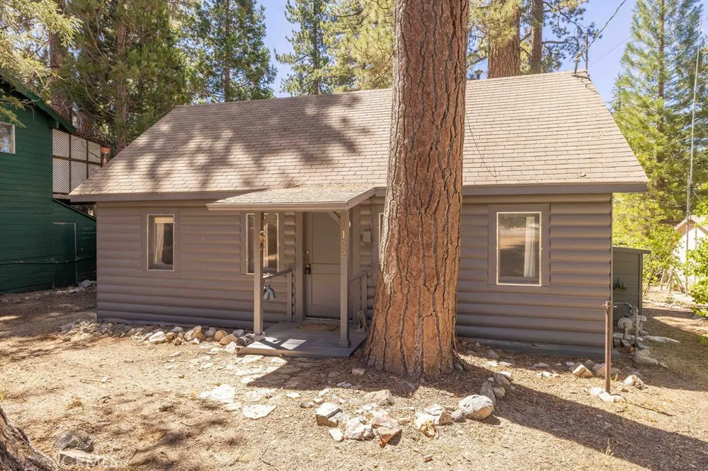 1122 Illini Fawnskin, CA 92333