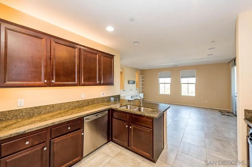 11130 Taloncrest way #19 San Diego, CA 92126