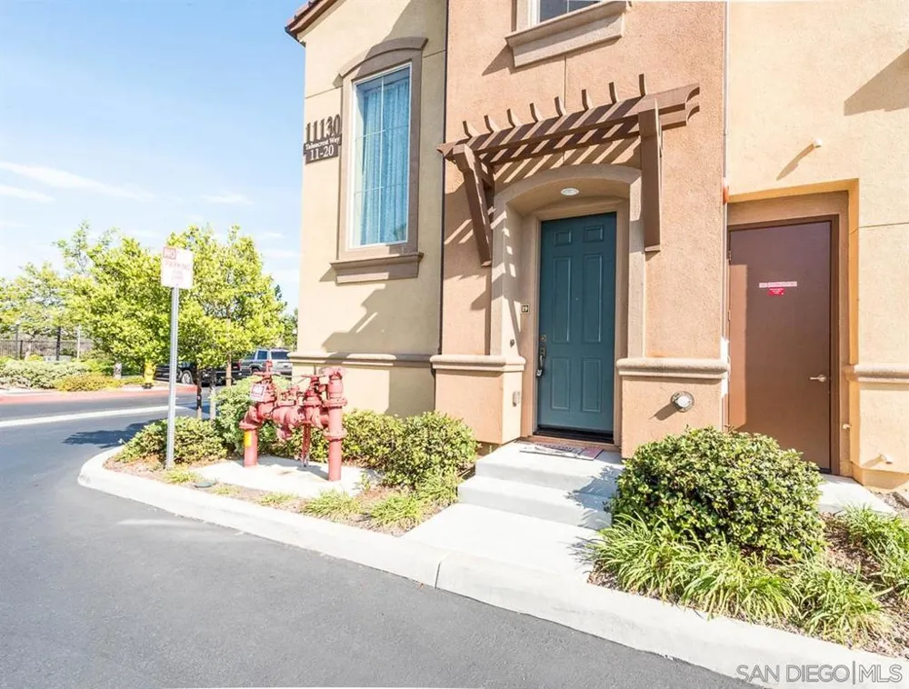 11130 Taloncrest way #19 San Diego, CA 92126