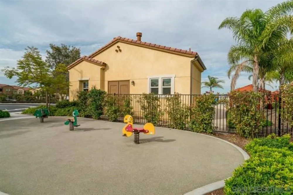 11130 Taloncrest way #19 San Diego, CA 92126
