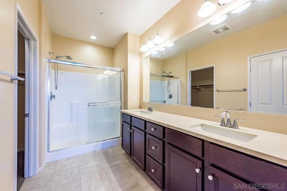 11130 Taloncrest way #19 San Diego, CA 92126