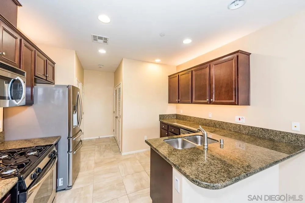 11130 Taloncrest way #19 San Diego, CA 92126