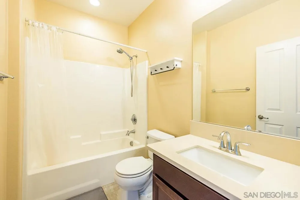 11130 Taloncrest way #19 San Diego, CA 92126