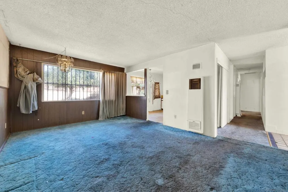 138 Old Oak San Diego, CA 92114