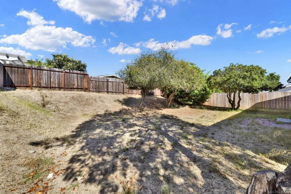 138 Old Oak San Diego, CA 92114