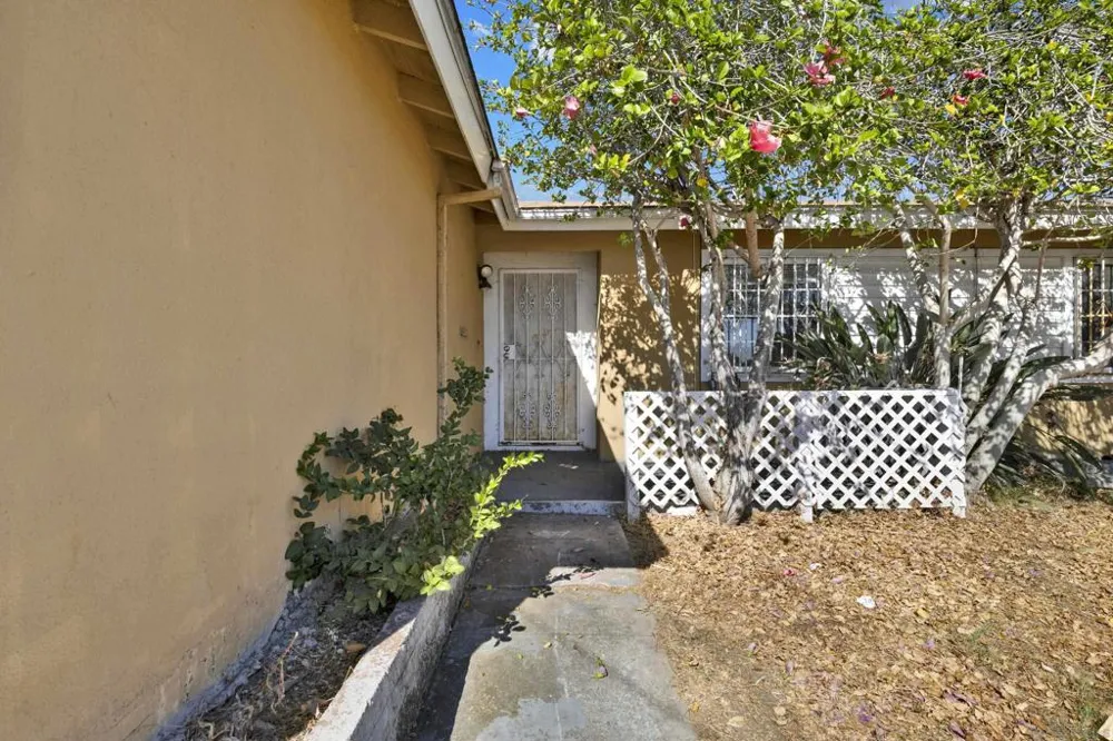 138 Old Oak San Diego, CA 92114