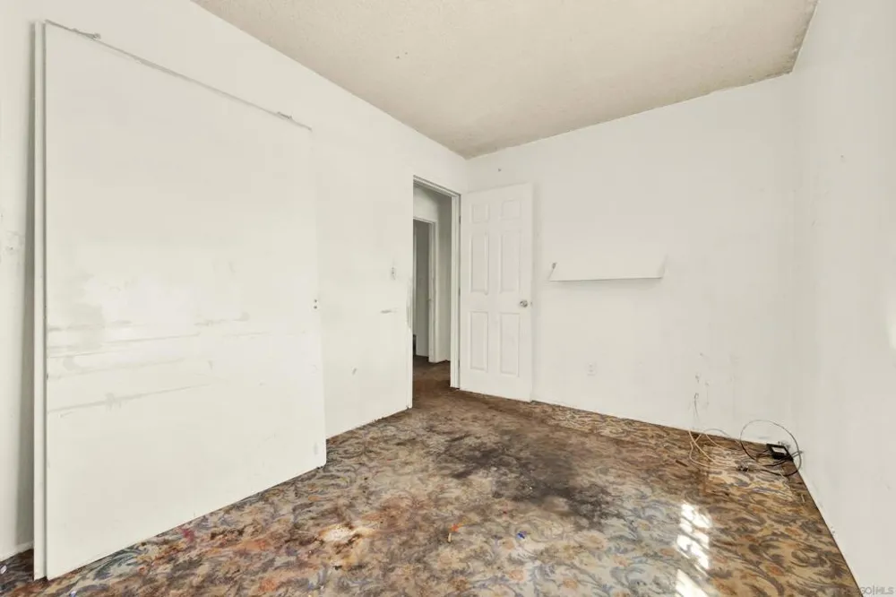 138 Old Oak San Diego, CA 92114