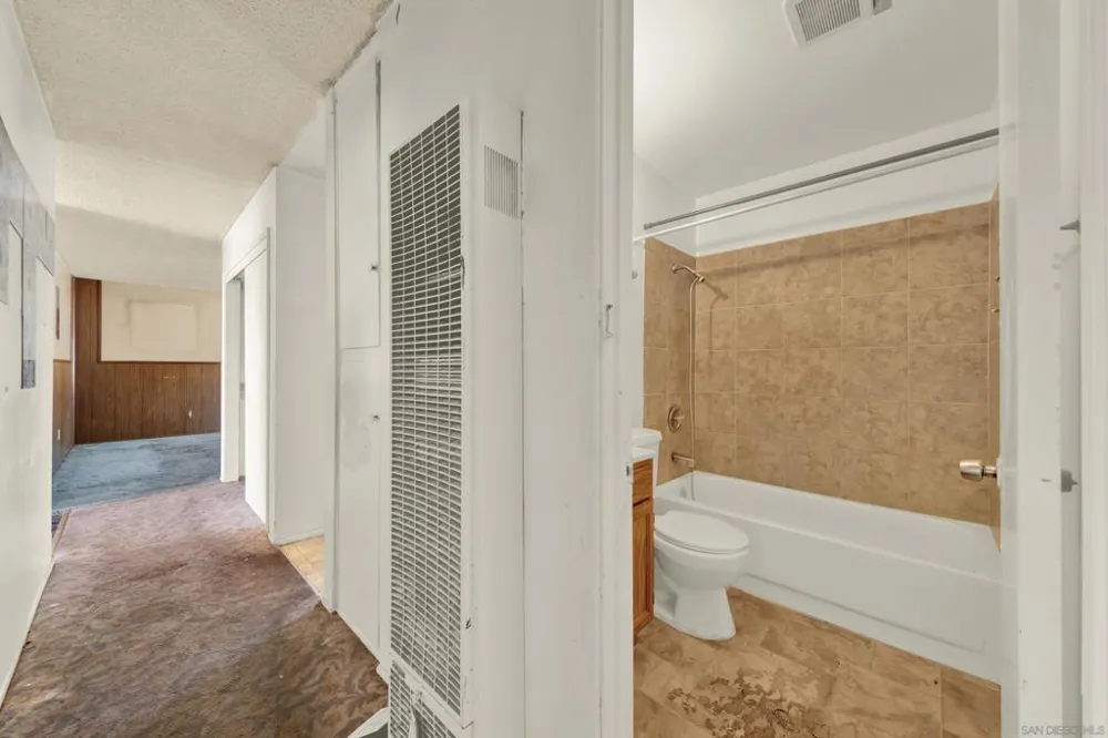 138 Old Oak San Diego, CA 92114