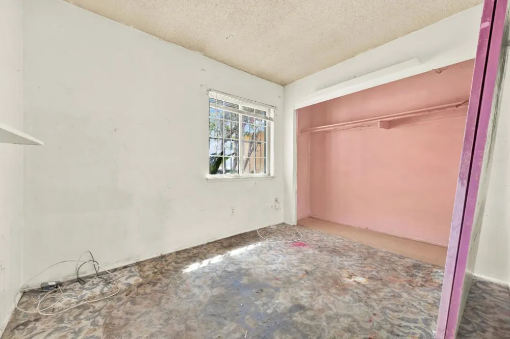 138 Old Oak San Diego, CA 92114