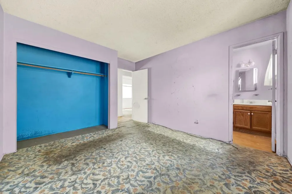 138 Old Oak San Diego, CA 92114