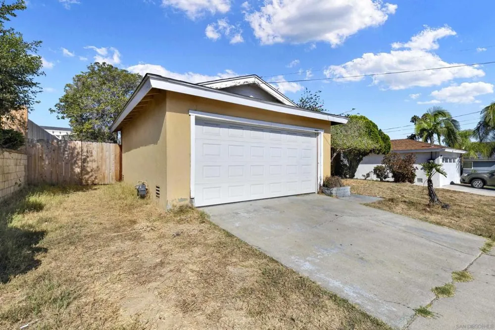 138 Old Oak San Diego, CA 92114