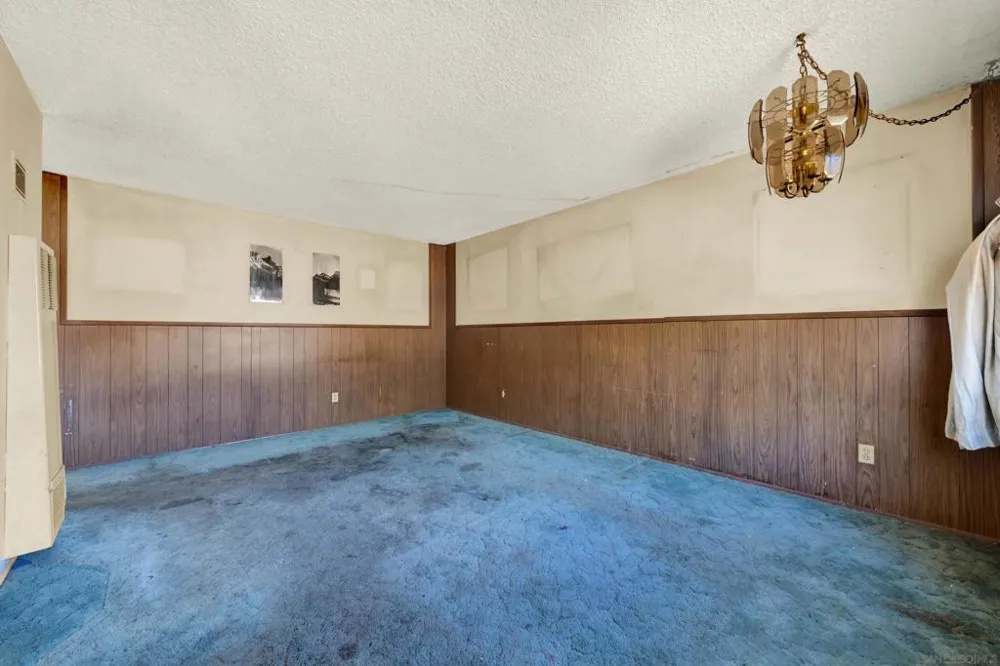 138 Old Oak San Diego, CA 92114