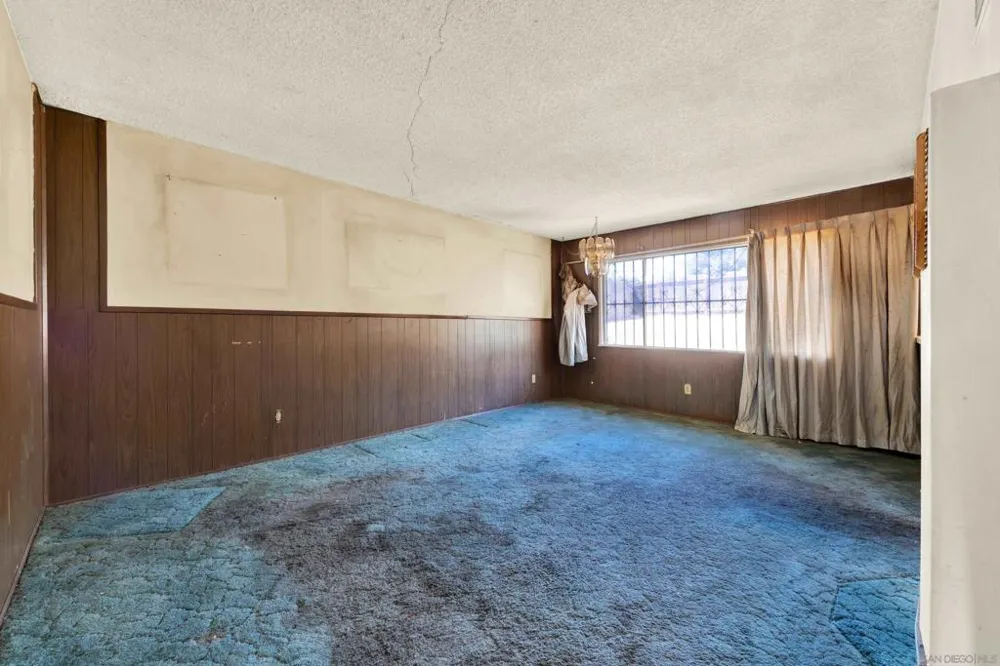 138 Old Oak San Diego, CA 92114
