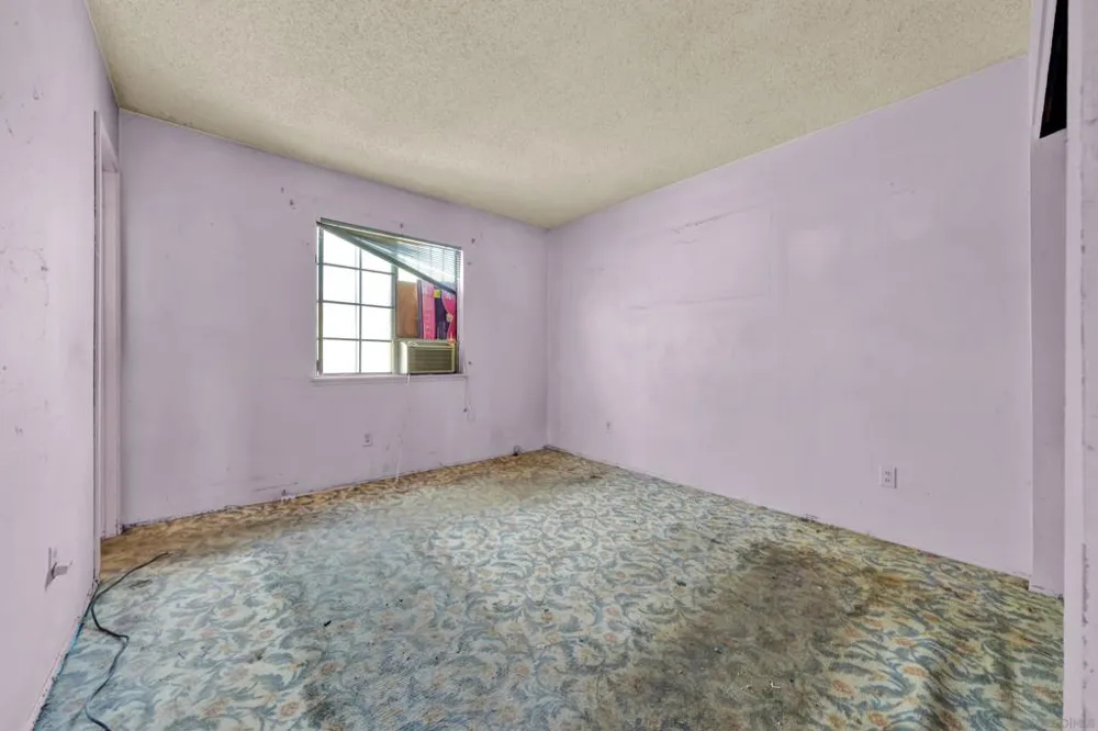 138 Old Oak San Diego, CA 92114