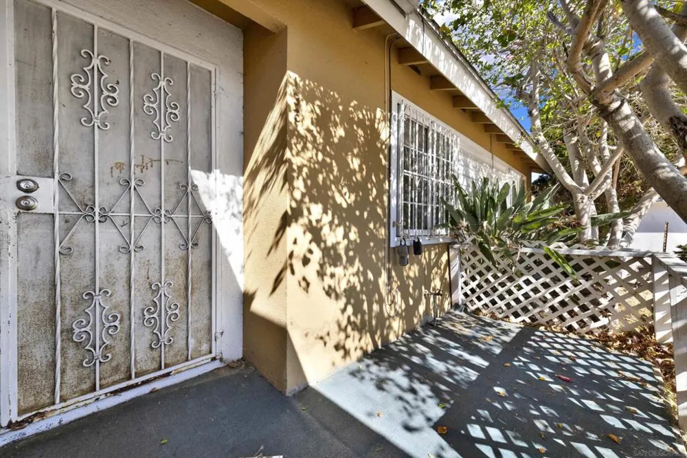 138 Old Oak San Diego, CA 92114