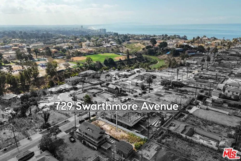 729 Swarthmore Avenue Los Angeles, CA 90272