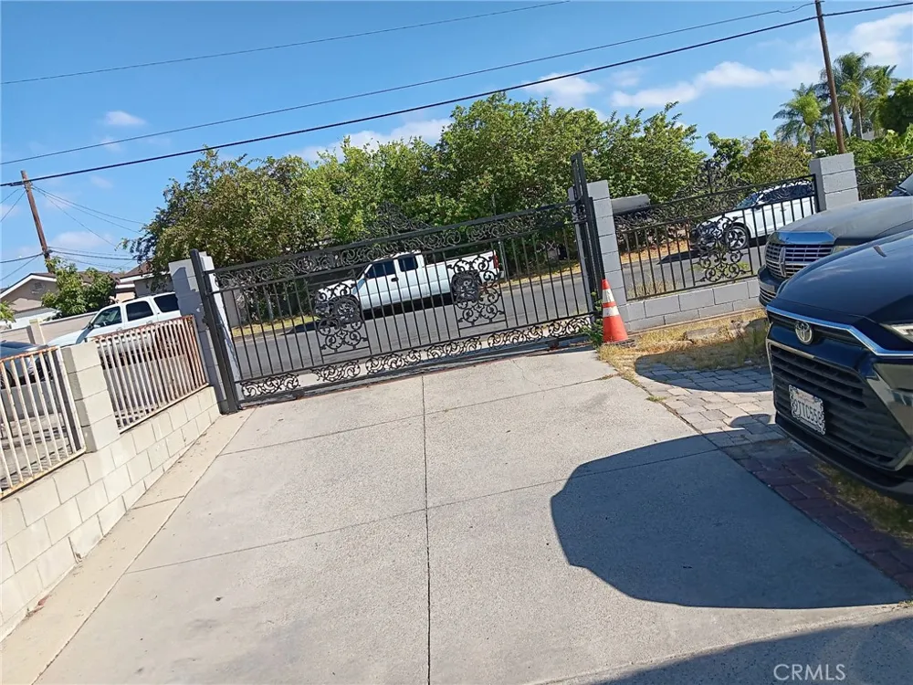 11136 Keswick Street Sun Valley, CA 91352