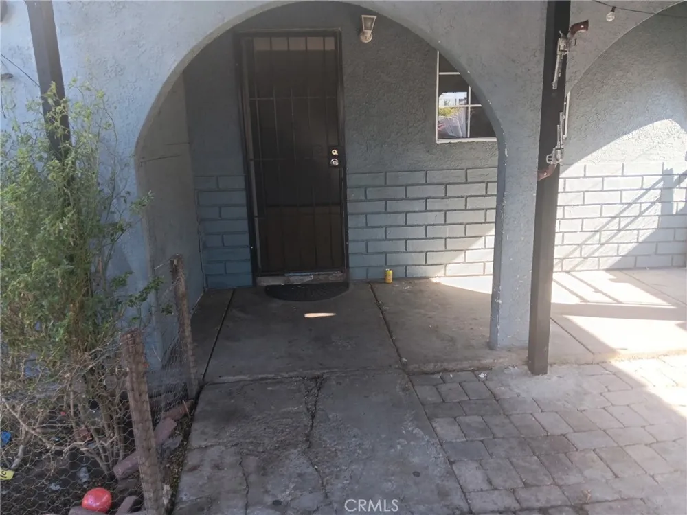 11136 Keswick Street Sun Valley, CA 91352