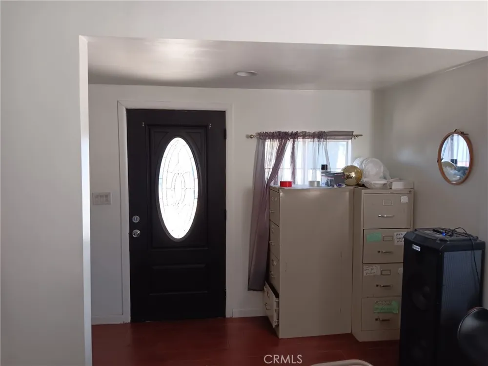 11136 Keswick Street Sun Valley, CA 91352