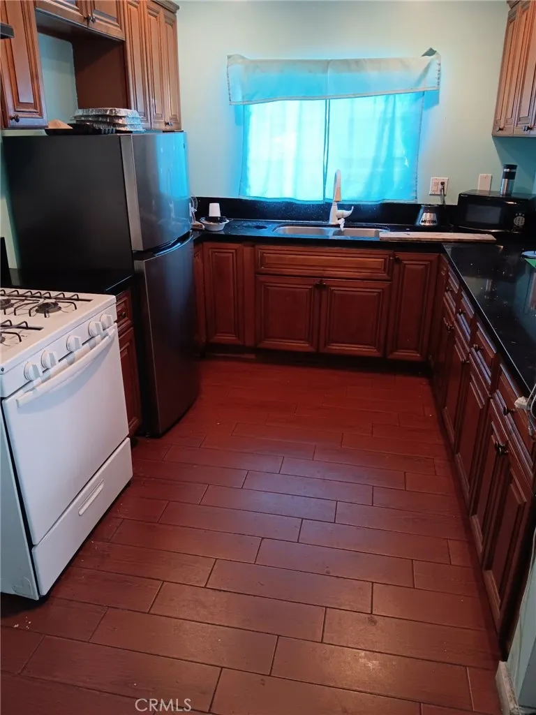 11136 Keswick Street Sun Valley, CA 91352