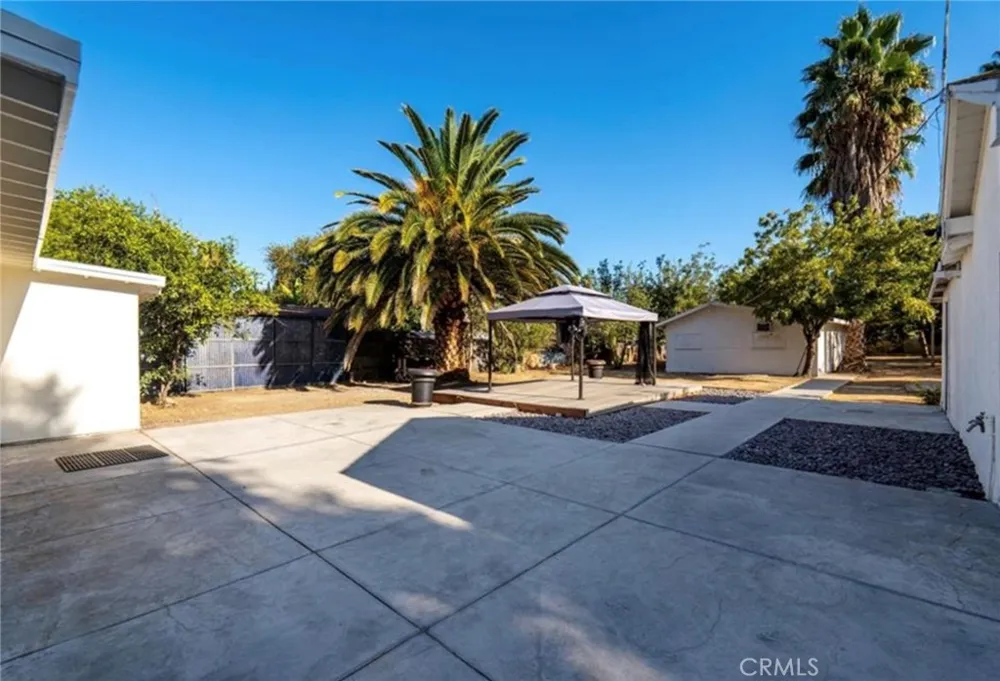 18942 Arminta Street Reseda, CA 91335