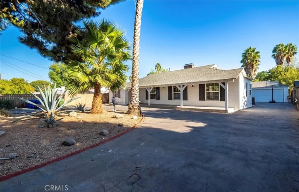18942 Arminta Street Reseda, CA 91335