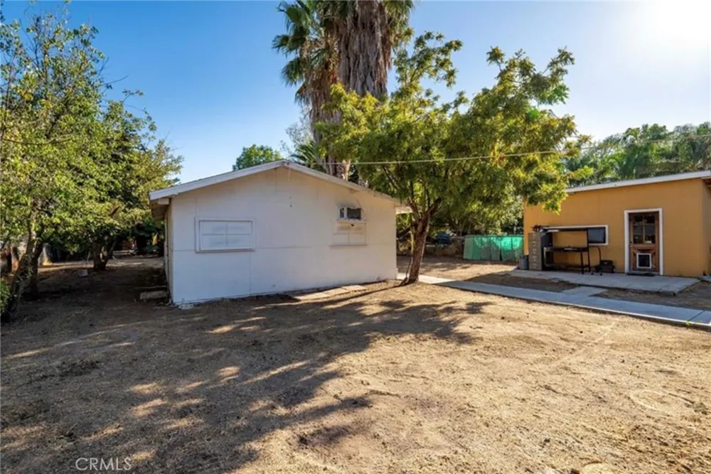 18942 Arminta Street Reseda, CA 91335
