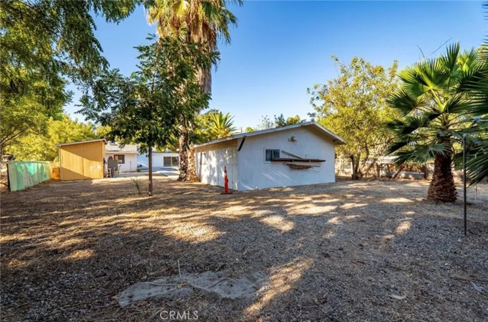 18942 Arminta Street Reseda, CA 91335