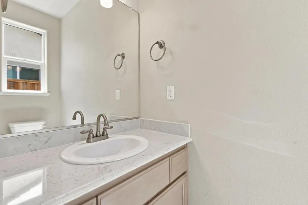 748 S Aurora Way King City, CA 93930
