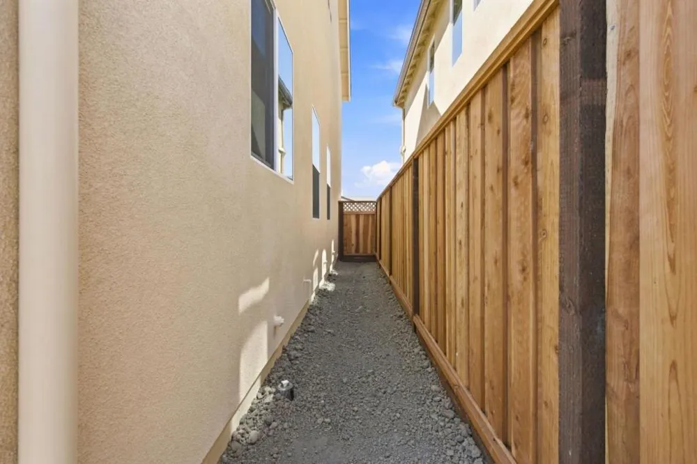 748 S Aurora Way King City, CA 93930