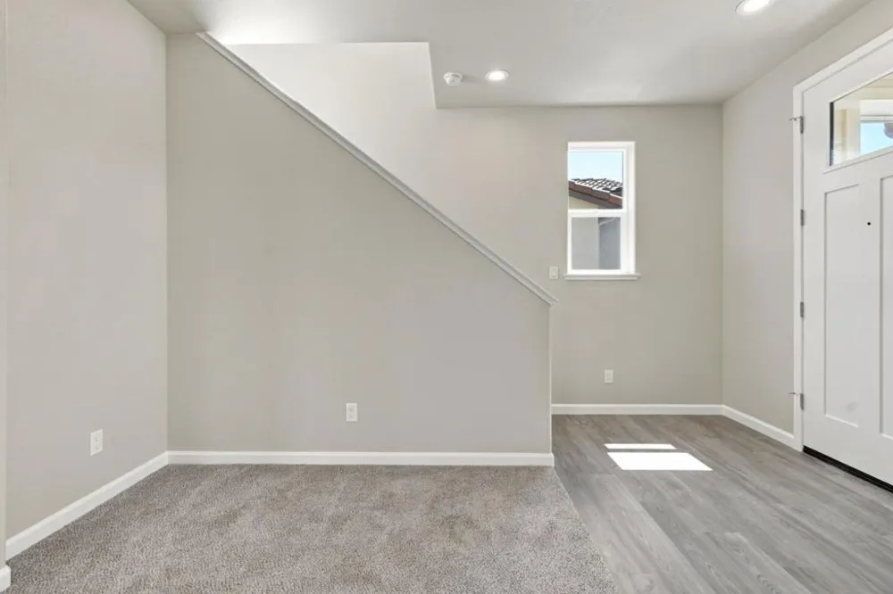 748 S Aurora Way King City, CA 93930