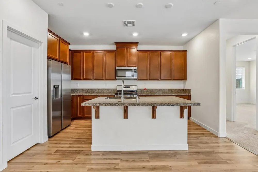 2137 Borealis Circle Roseville, CA 95747