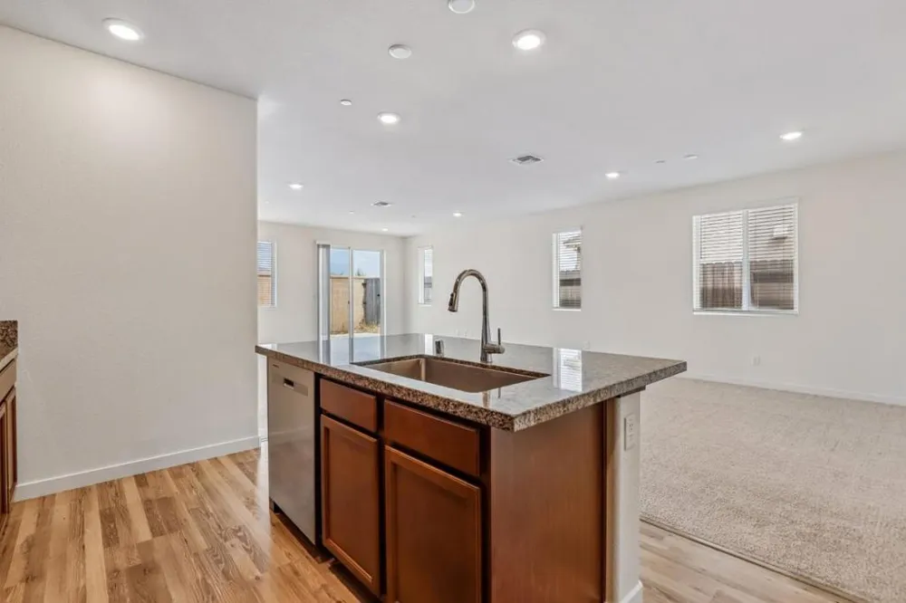 2137 Borealis Circle Roseville, CA 95747