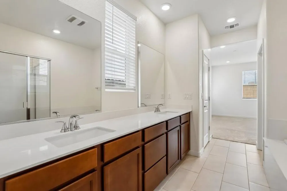 2137 Borealis Circle Roseville, CA 95747