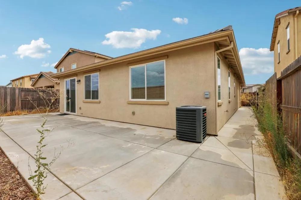 2137 Borealis Circle Roseville, CA 95747