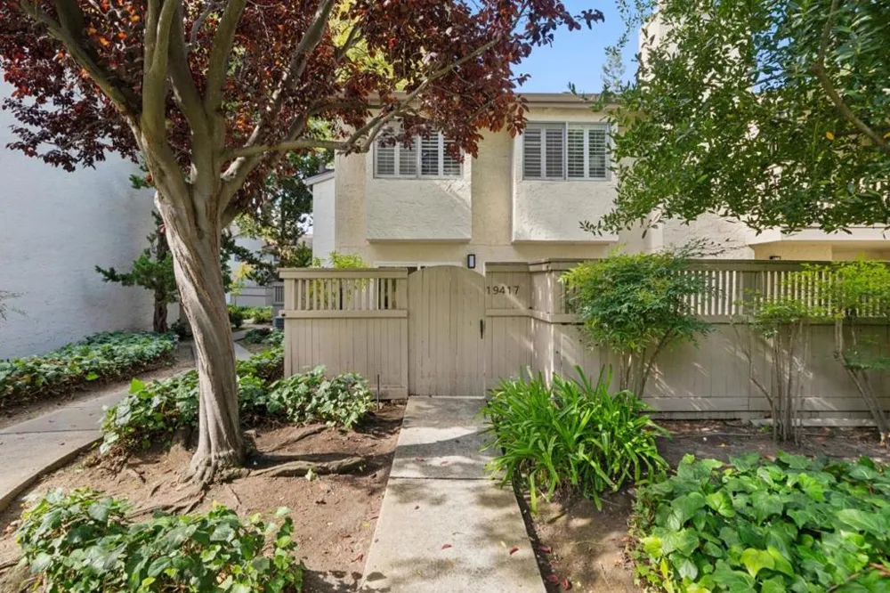 19417 Vineyard Lane Saratoga, CA 95070