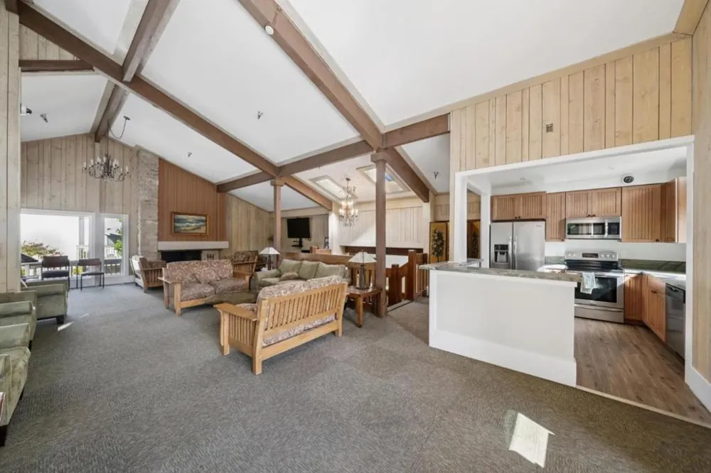19417 Vineyard Lane Saratoga, CA 95070