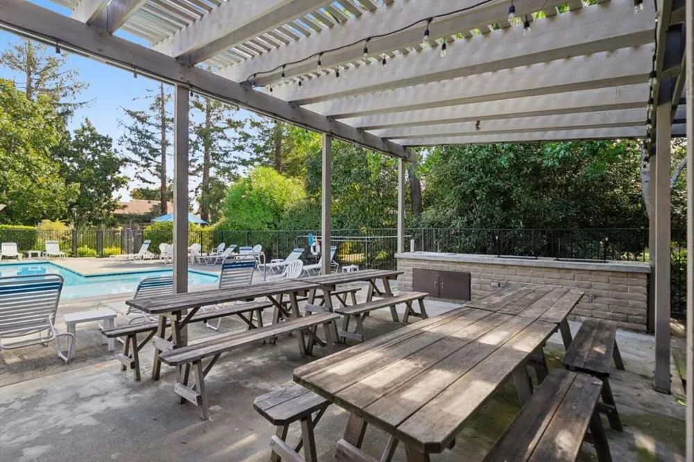19417 Vineyard Lane Saratoga, CA 95070