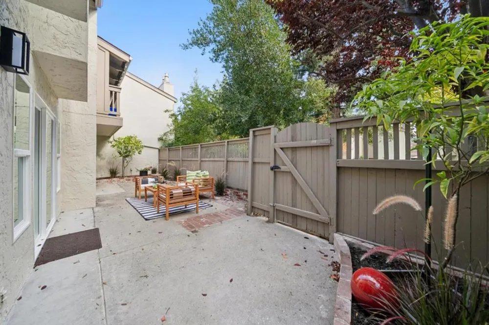 19417 Vineyard Lane Saratoga, CA 95070