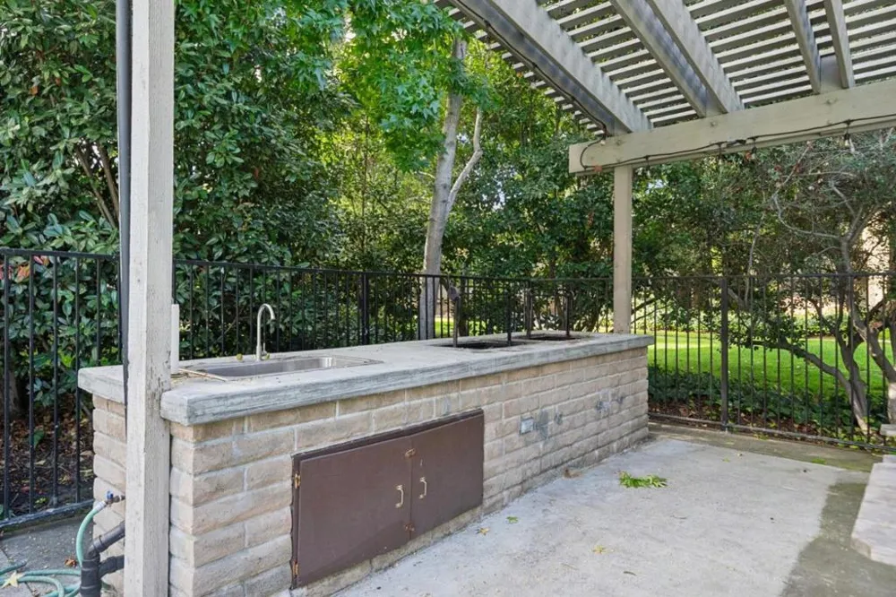 19417 Vineyard Lane Saratoga, CA 95070