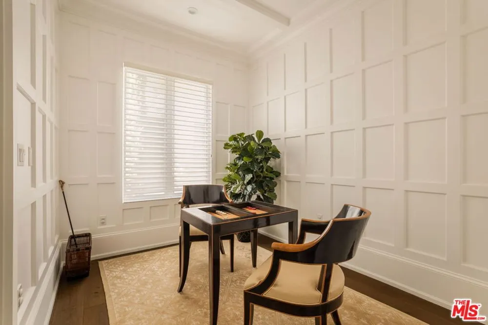 823 S Bundy Drive #111 Los Angeles, CA 90049