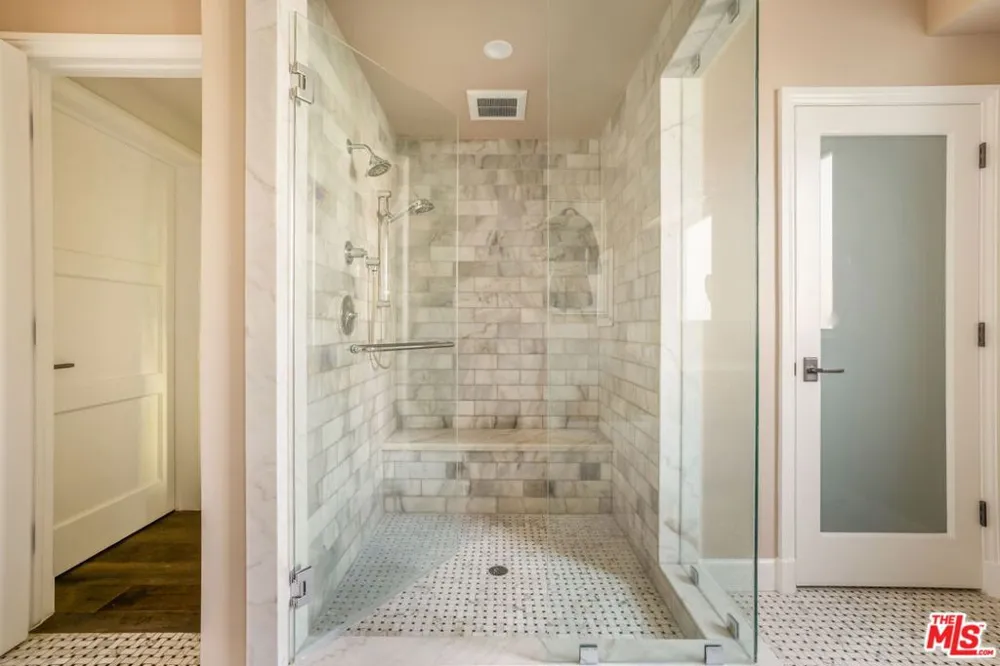 823 S Bundy Drive #111 Los Angeles, CA 90049