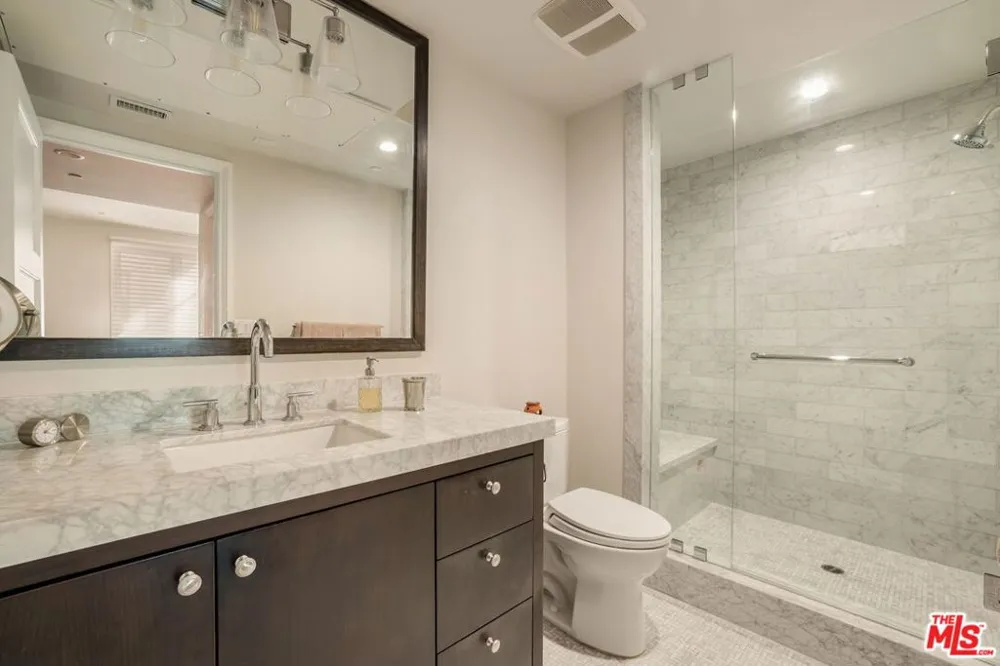 823 S Bundy Drive #111 Los Angeles, CA 90049
